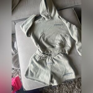 Kids Essential shorts and hoodie set size 6/7